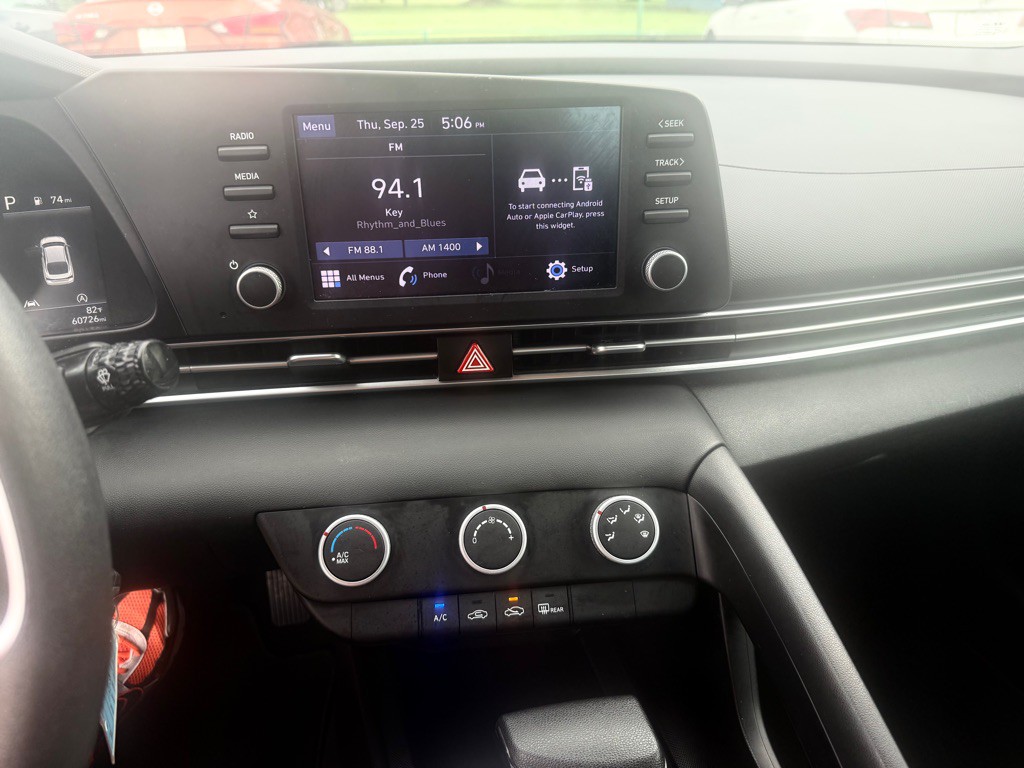 2021 Hyundai Elantra Image 11