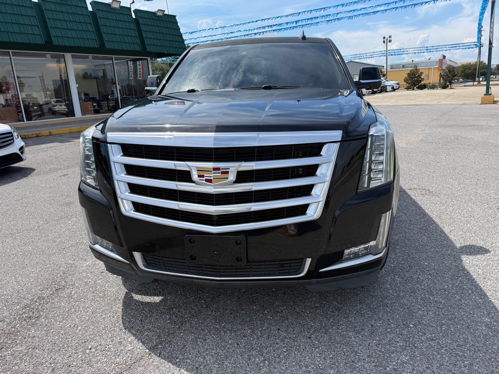 2016 Cadillac Escalade Image 2