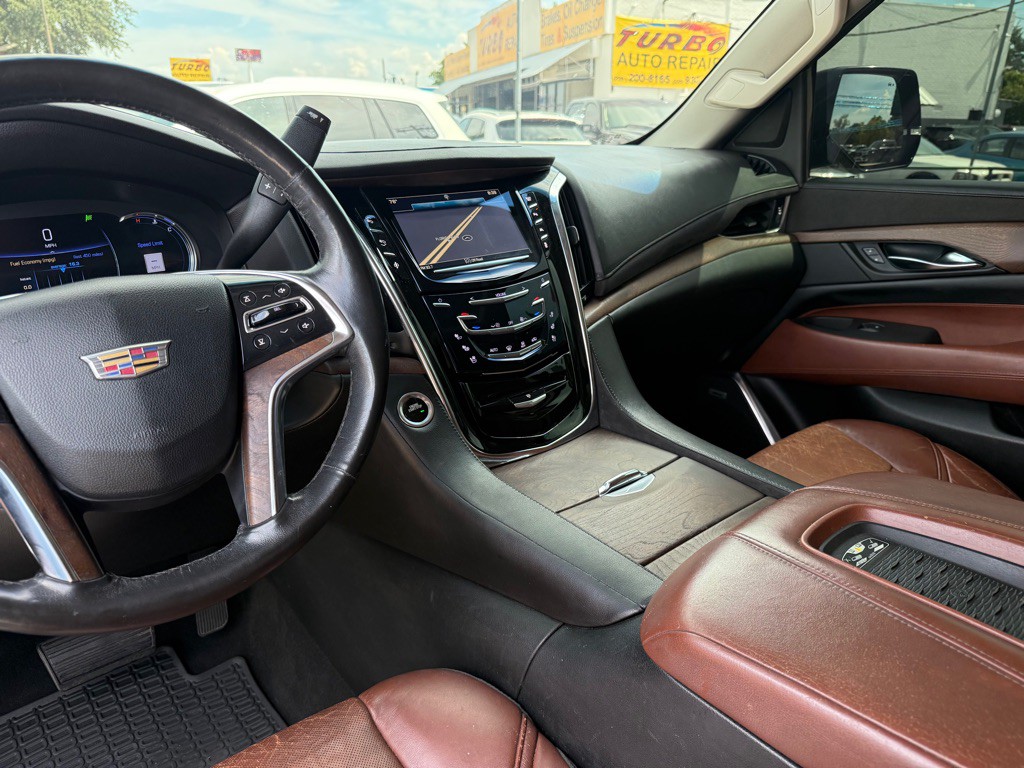 2016 Cadillac Escalade Image 12
