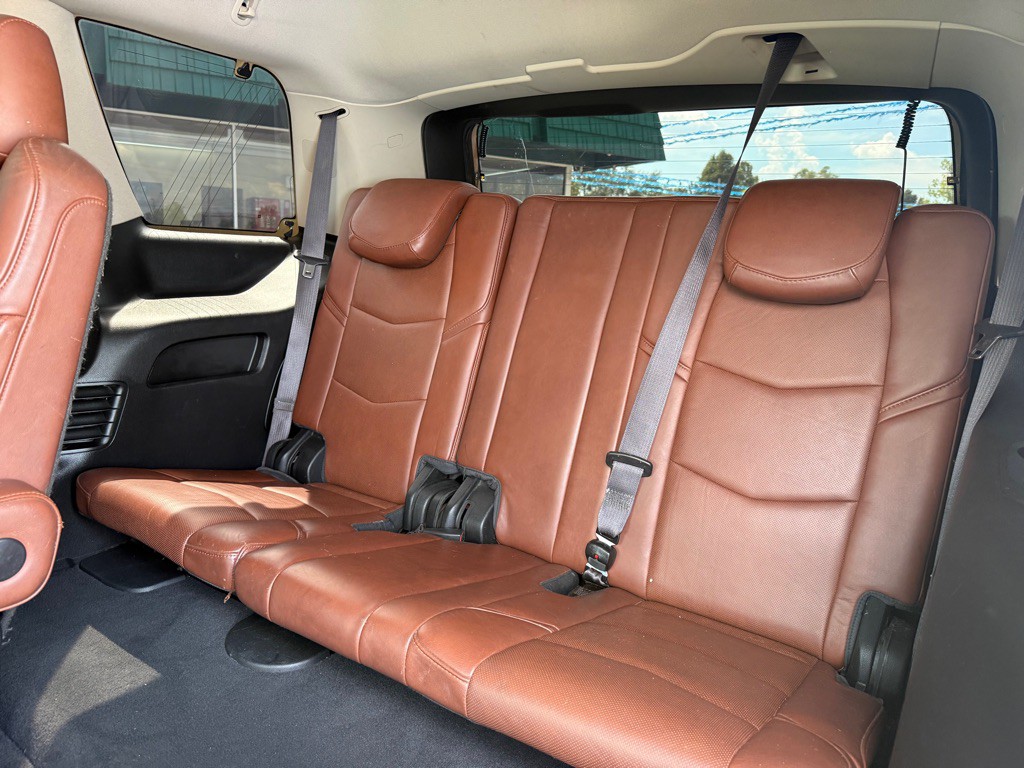 2016 Cadillac Escalade Image 15