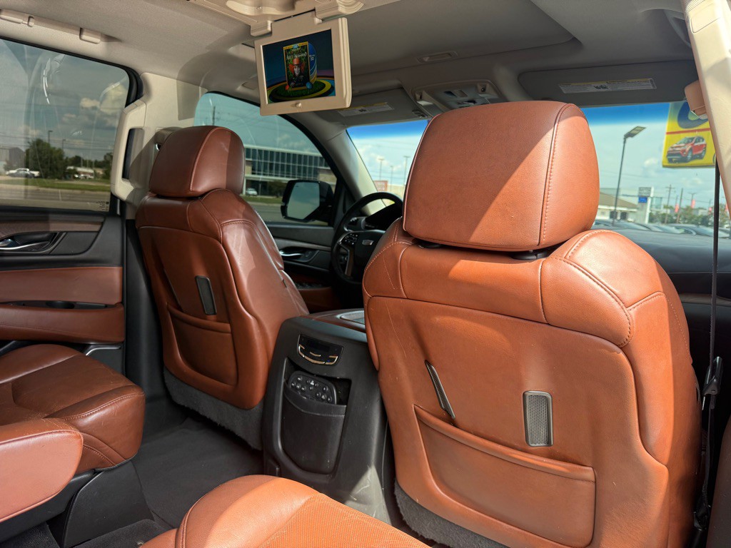 2016 Cadillac Escalade Image 19