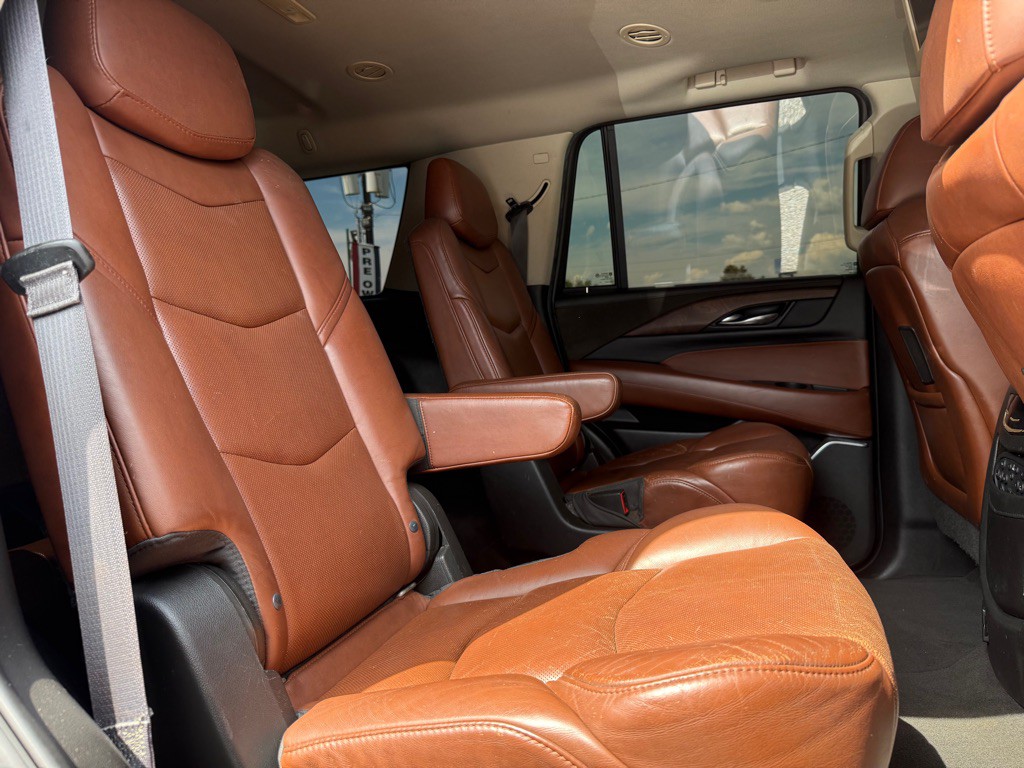 2016 Cadillac Escalade Image 20