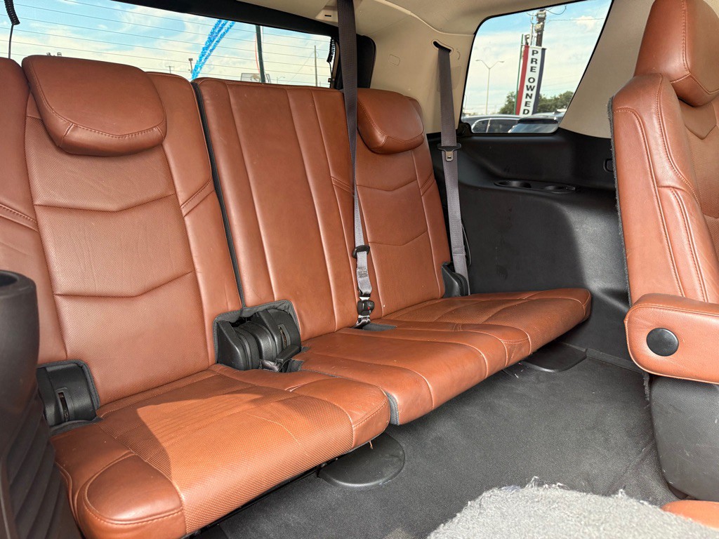 2016 Cadillac Escalade Image 21