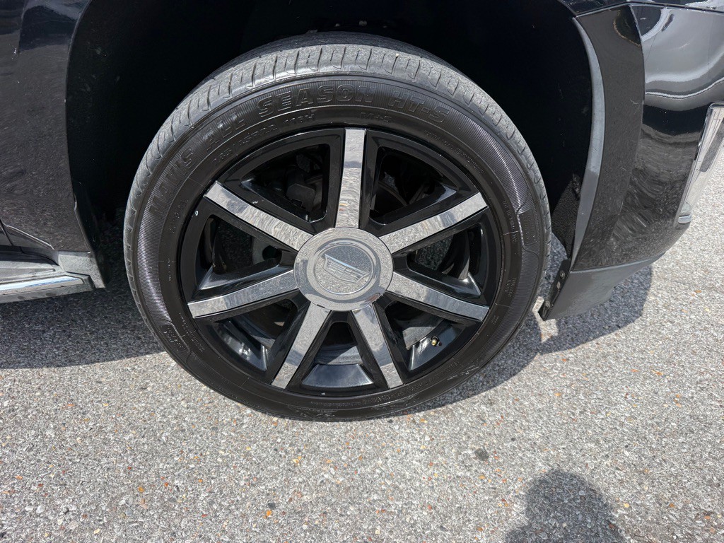 2016 Cadillac Escalade Image 31