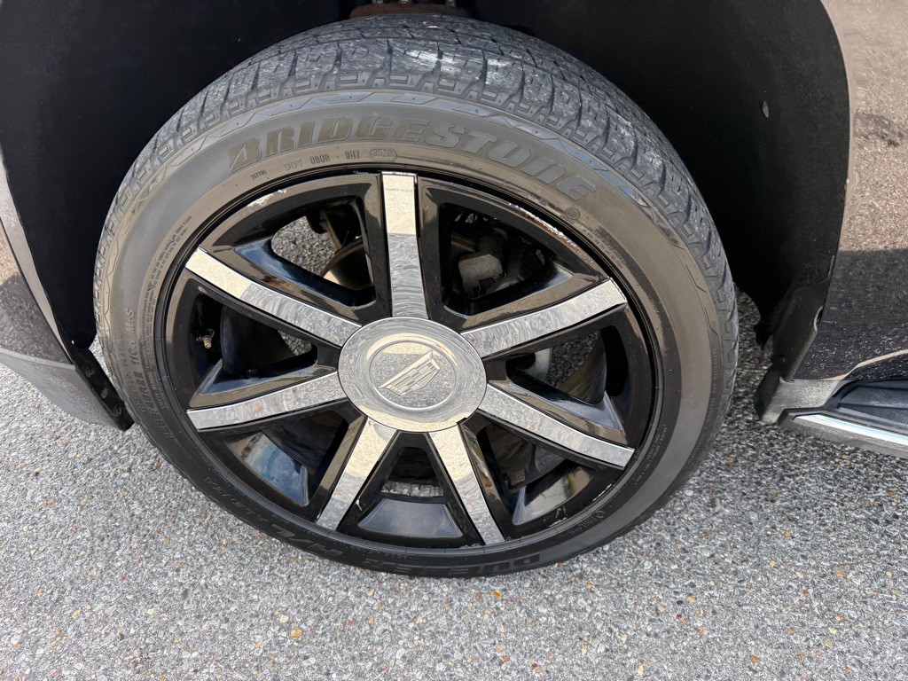 2016 Cadillac Escalade Image 32