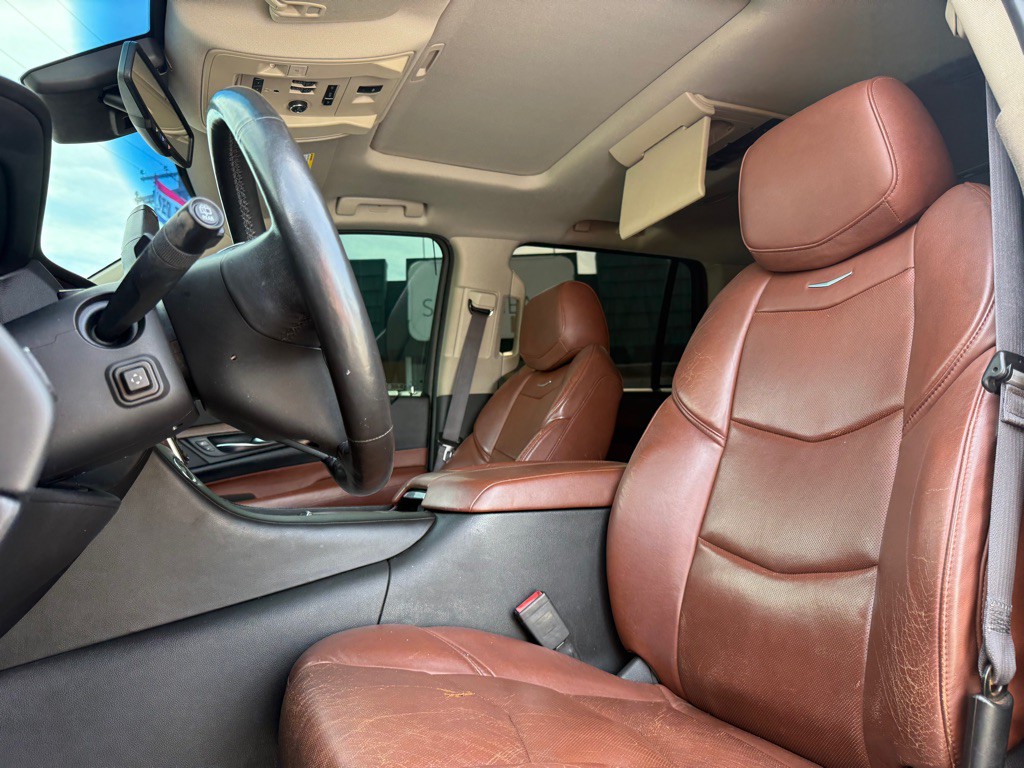 2016 Cadillac Escalade Image 10