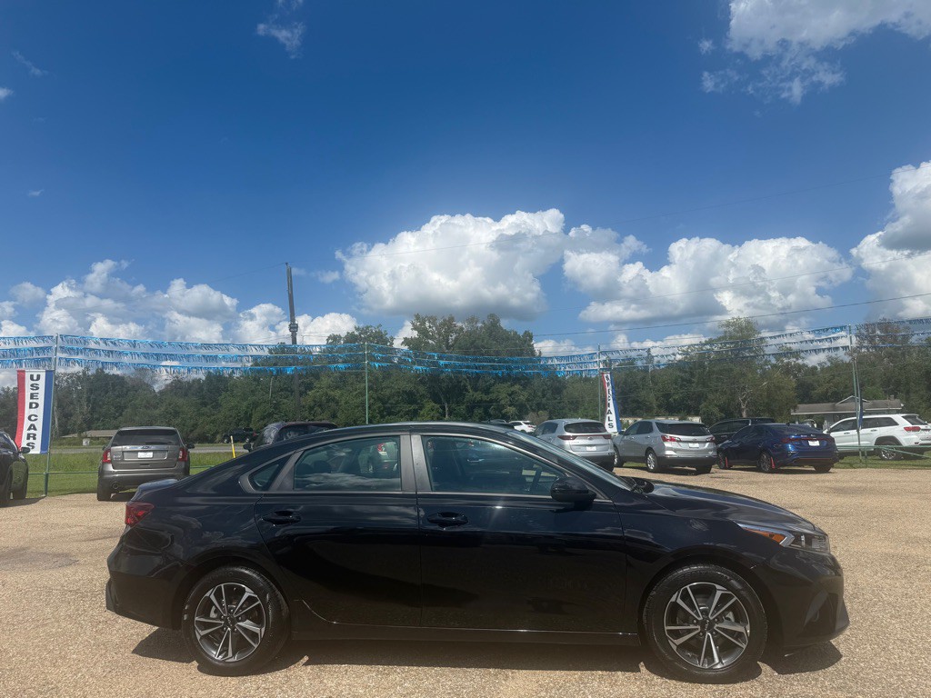 2024 Kia Forte Image 5