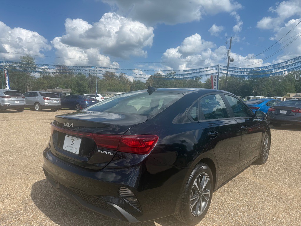 2024 Kia Forte Image 6