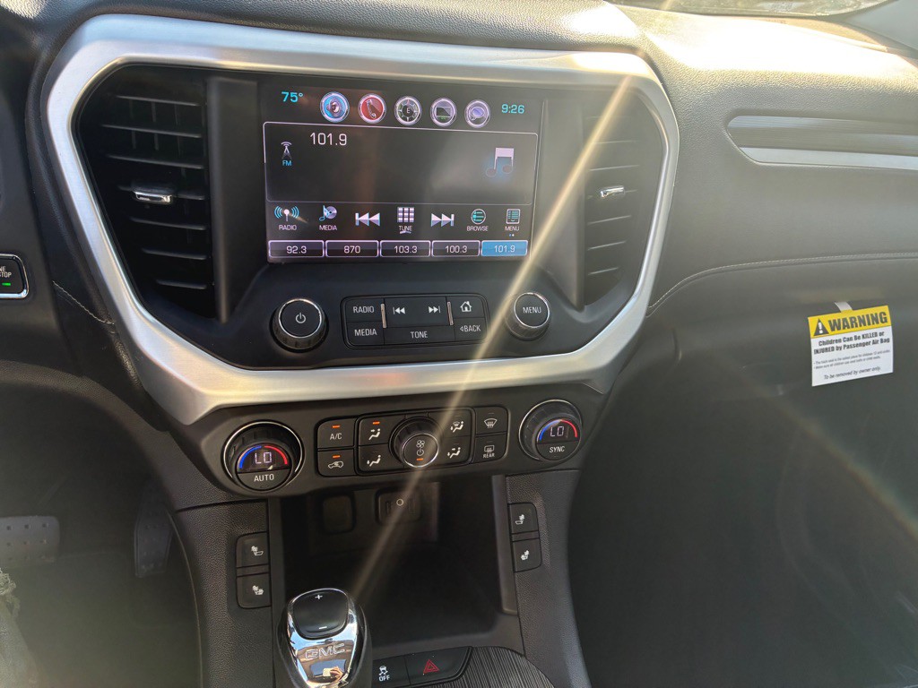 2017 GMC Acadia Image 12