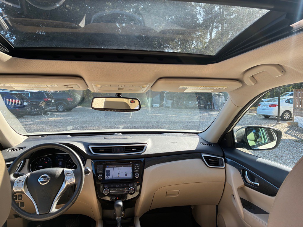 2016 Nissan Rogue Image 16