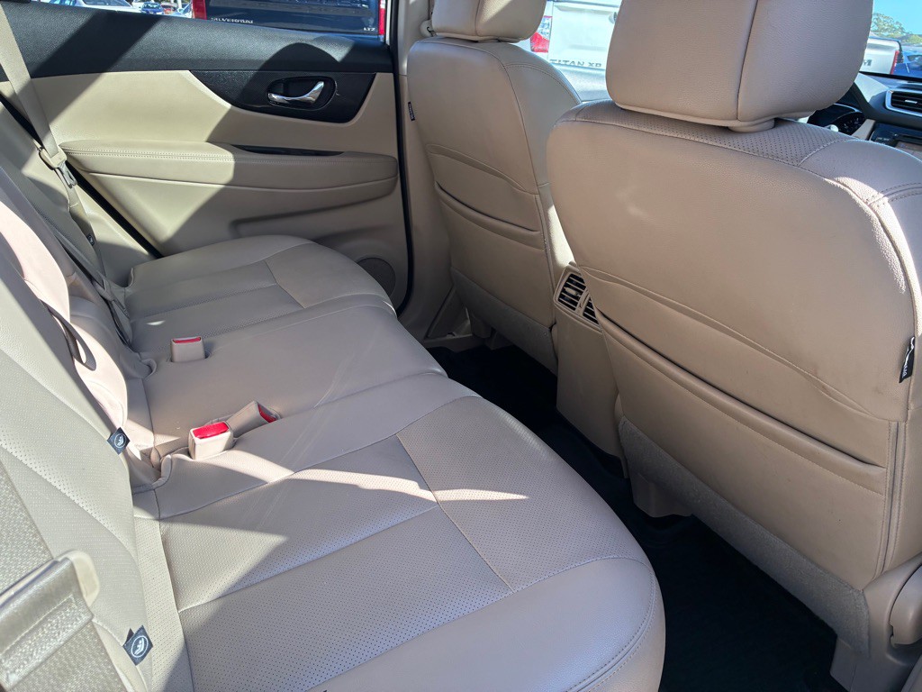 2016 Nissan Rogue Image 21