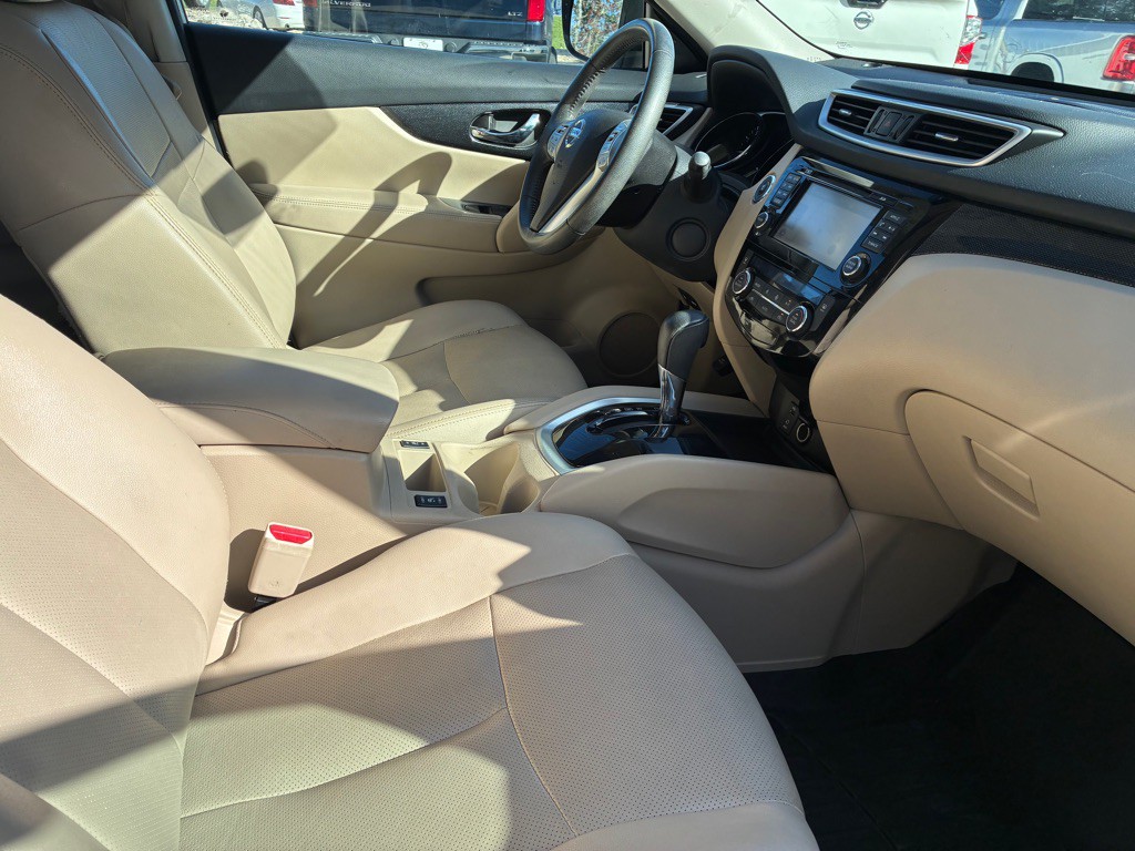 2016 Nissan Rogue Image 23