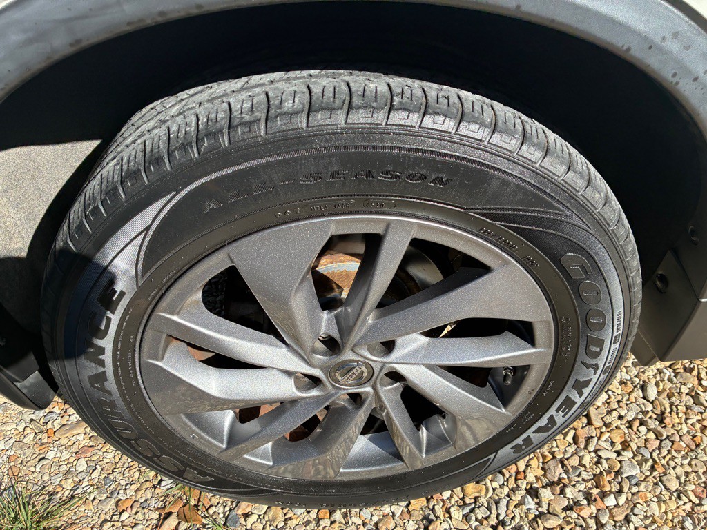 2016 Nissan Rogue Image 26