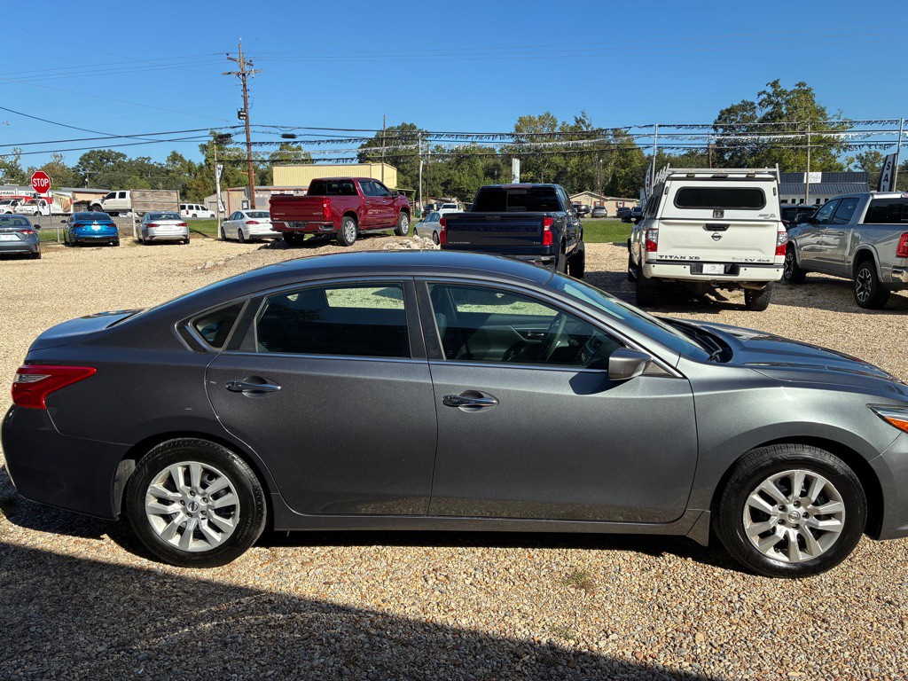 2018 Nissan Altima Image 4