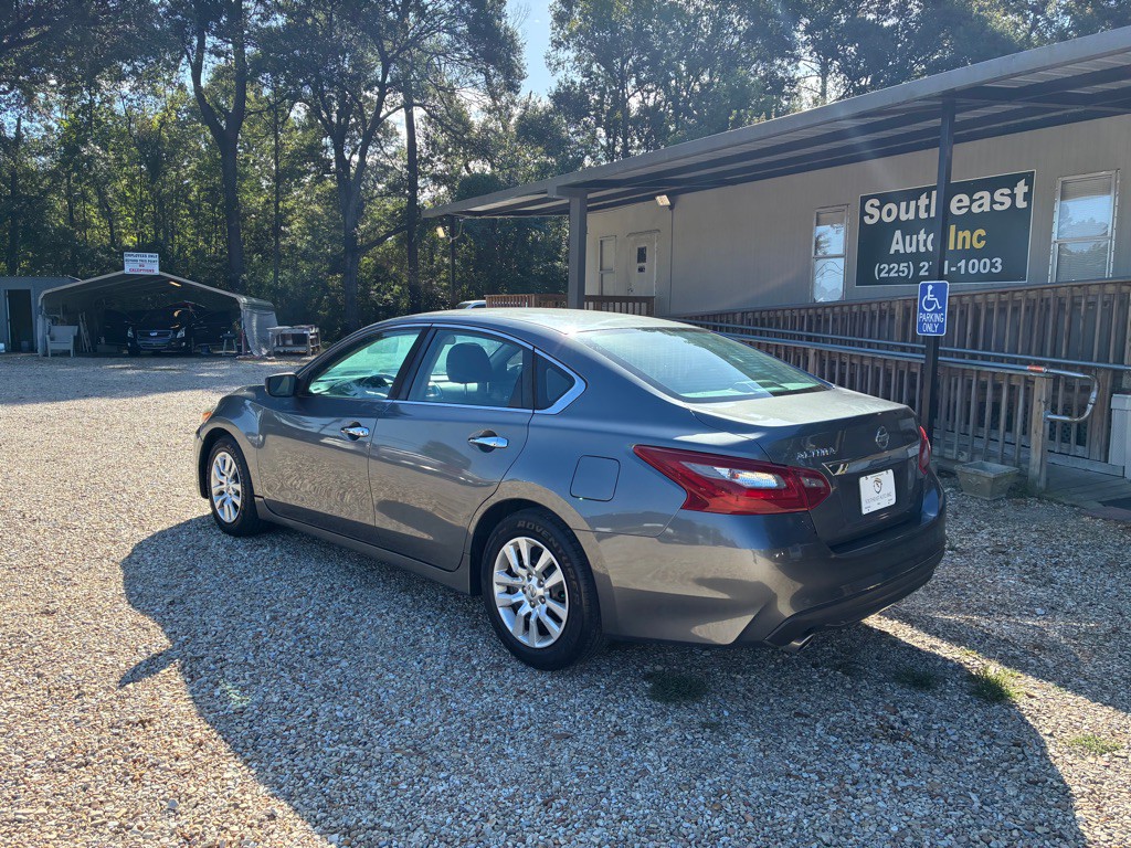 2018 Nissan Altima Image 7
