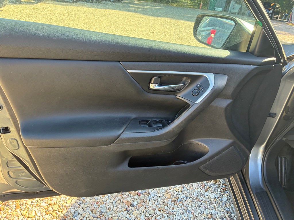 2018 Nissan Altima Image 10