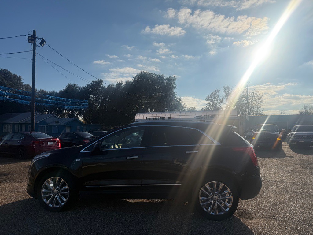 2017 Cadillac XT5 Image 1