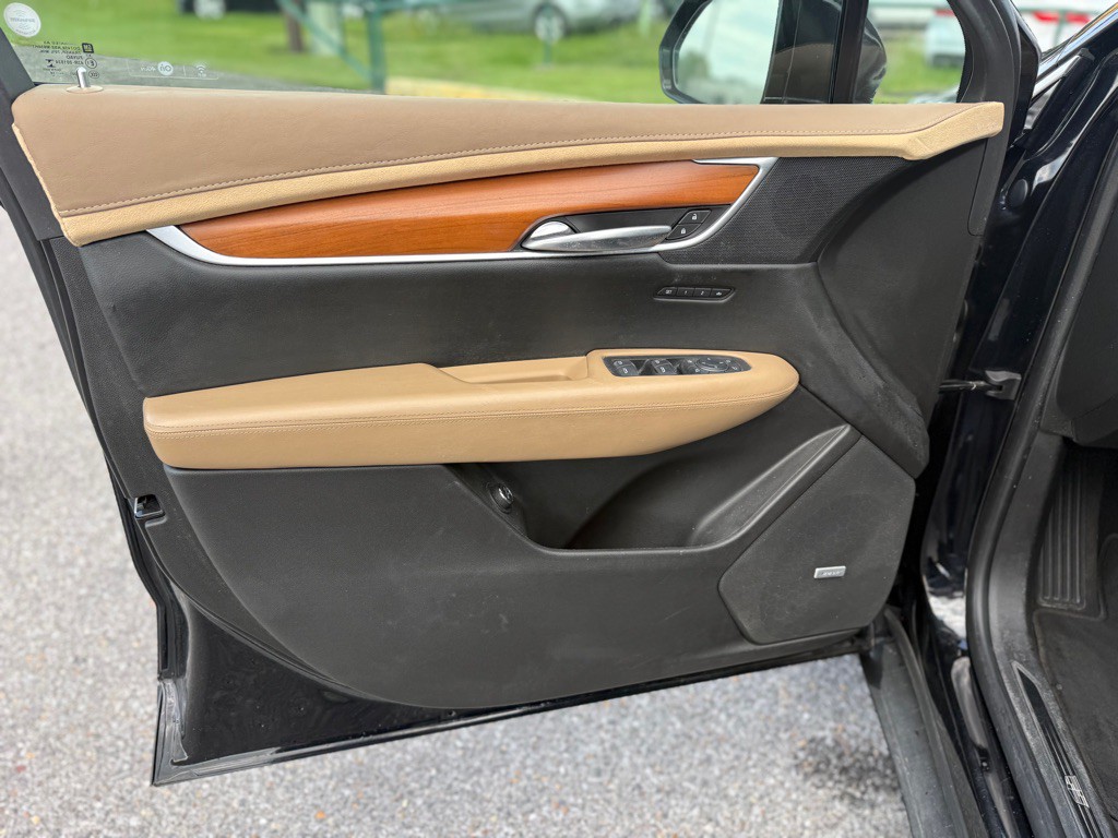 2017 Cadillac XT5 Image 24