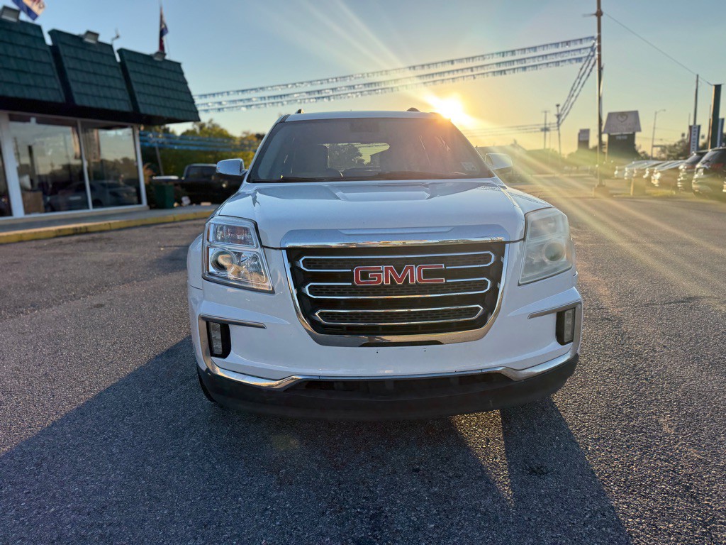 2016 GMC Terrain Image 2