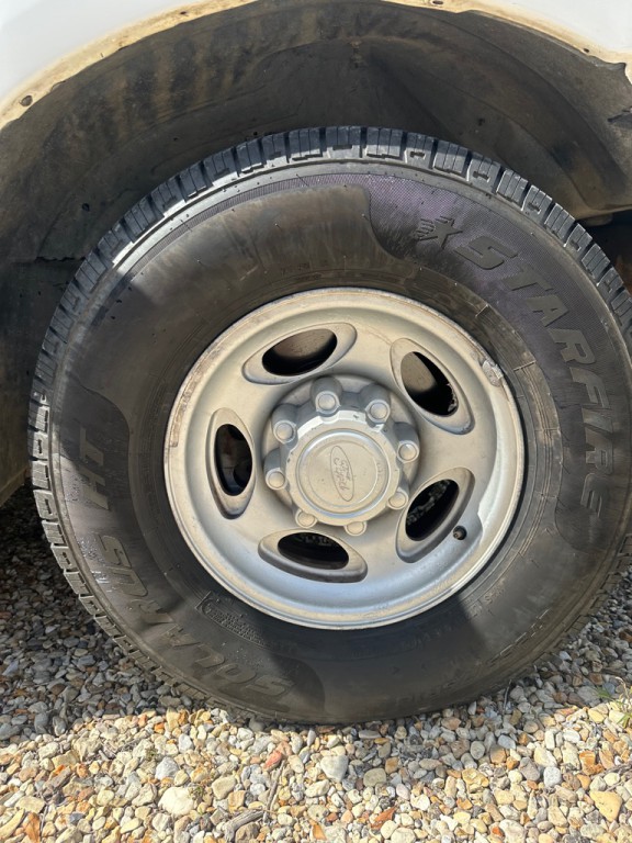 2001 Ford F-250 Image 10