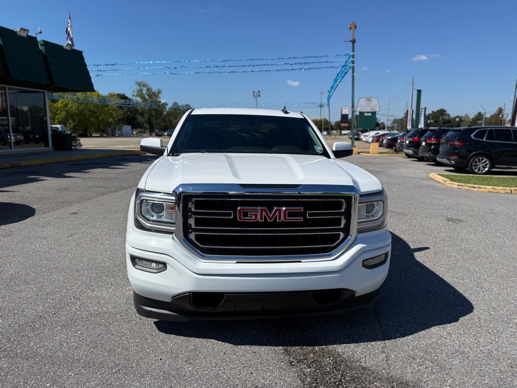 2017 GMC Sierra Image 2