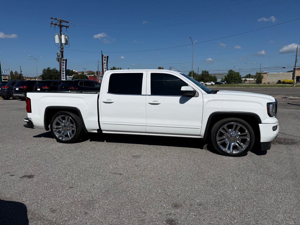 2017 GMC Sierra Image 4