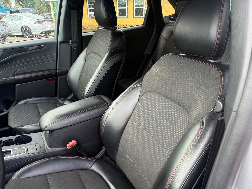 2024 Ford Escape Image 38