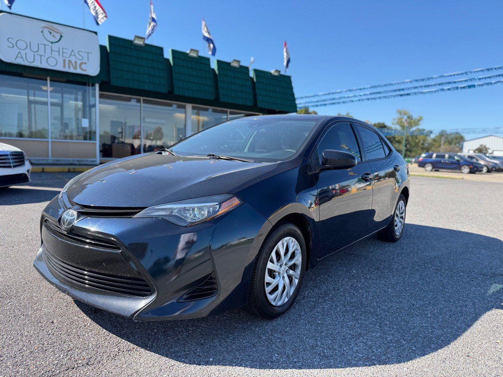 2018 Toyota Corolla Image 1