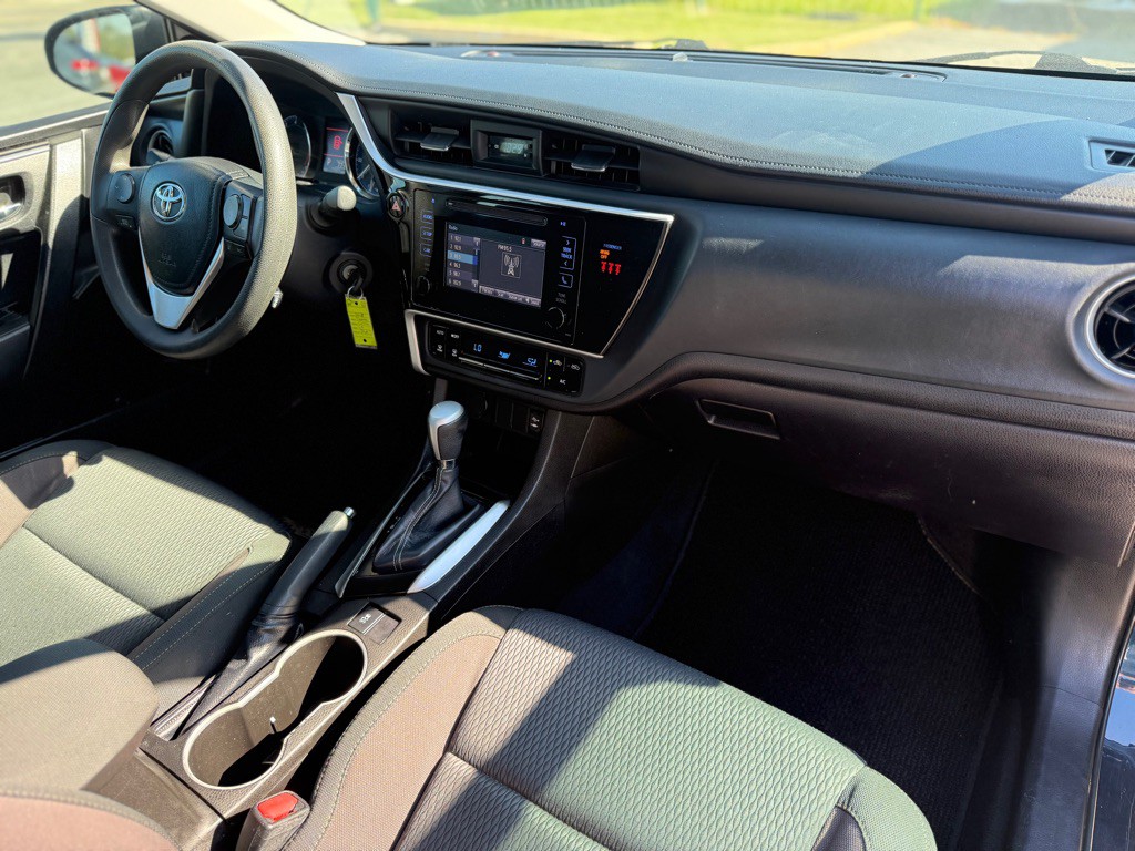 2018 Toyota Corolla Image 13