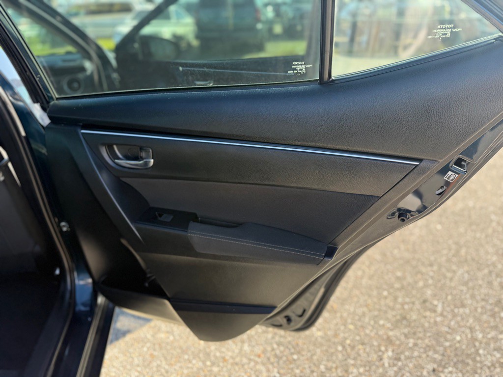 2018 Toyota Corolla Image 16