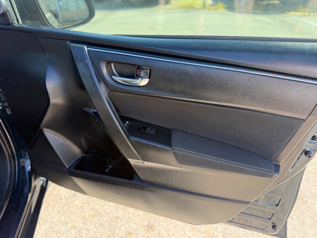 2018 Toyota Corolla Image 17