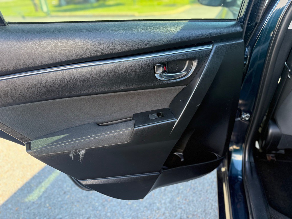 2018 Toyota Corolla Image 18