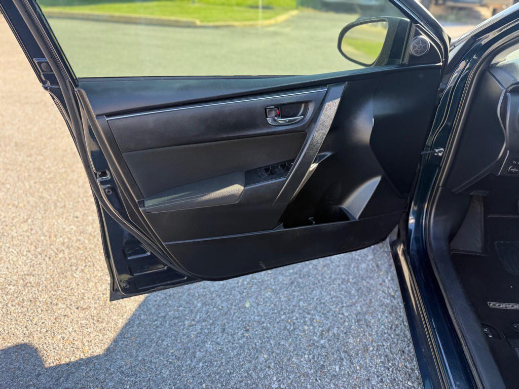 2018 Toyota Corolla Image 19