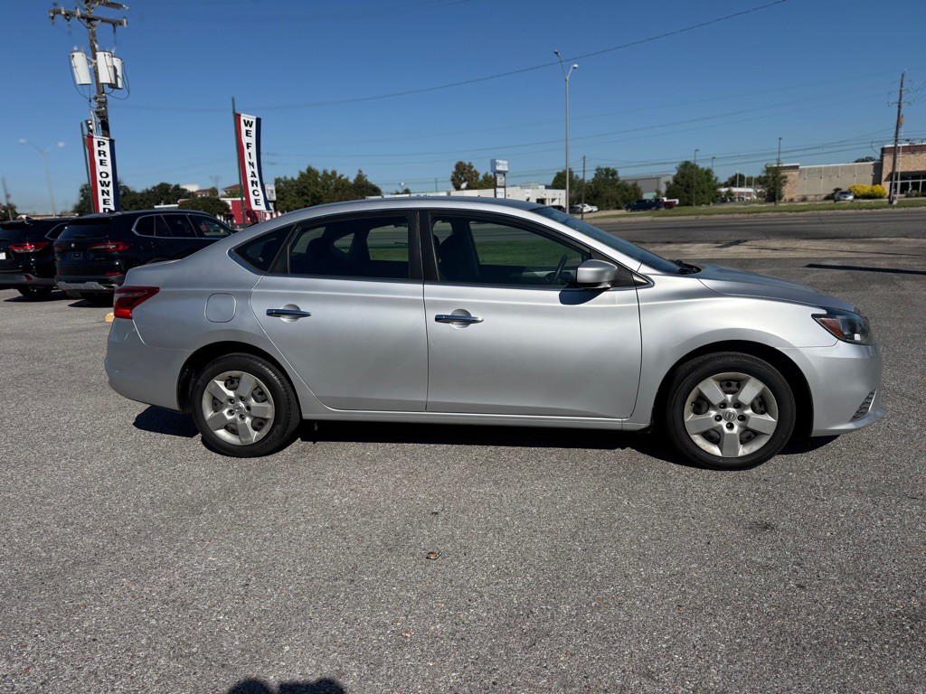 2016 Nissan Sentra Image 4
