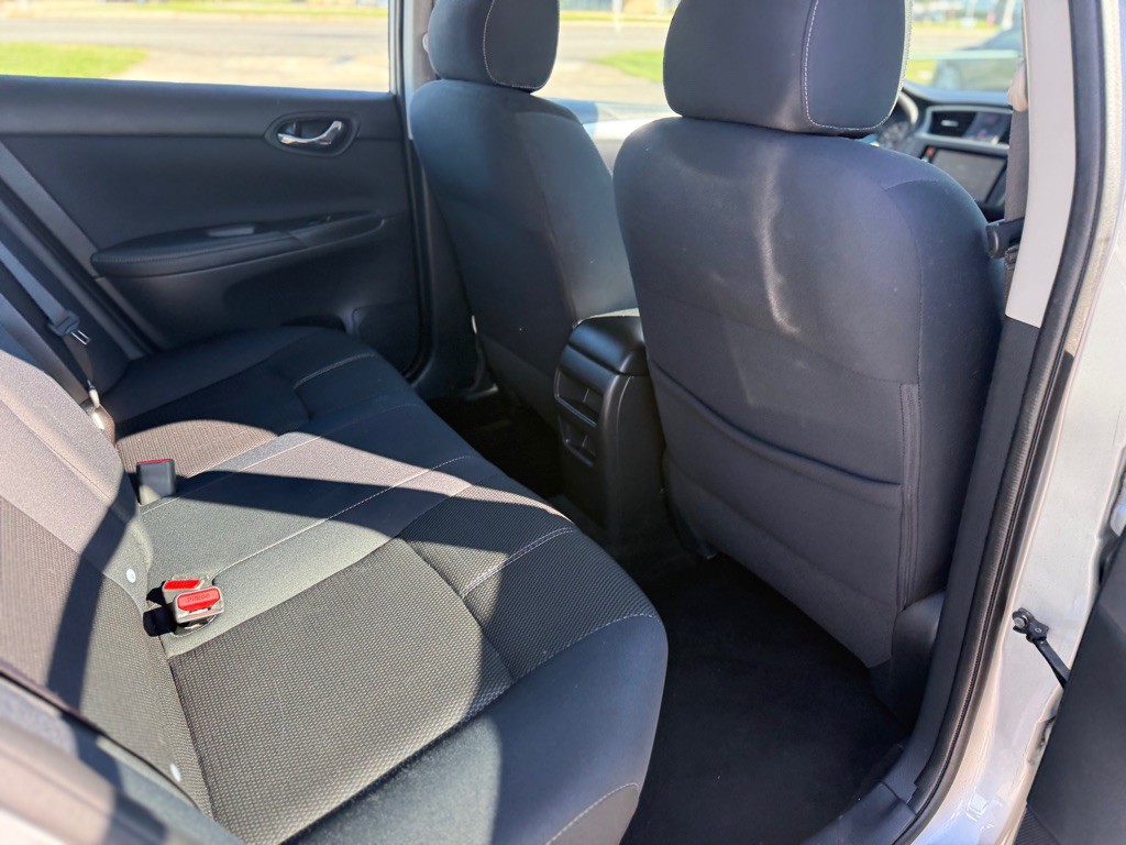 2016 Nissan Sentra Image 16