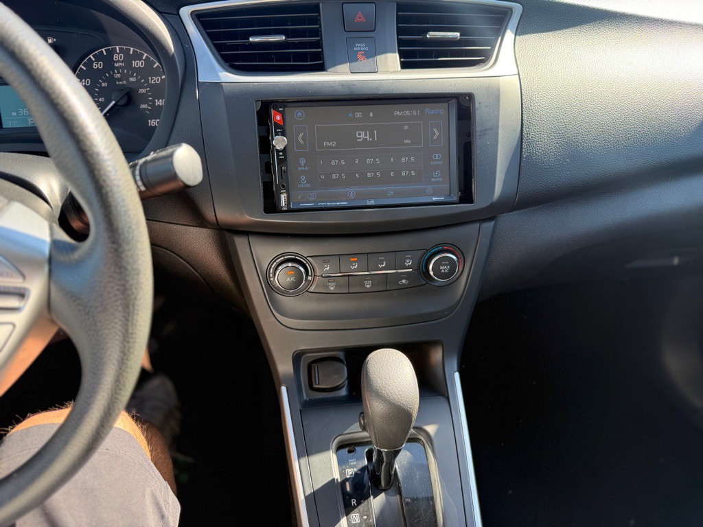 2016 Nissan Sentra Image 17