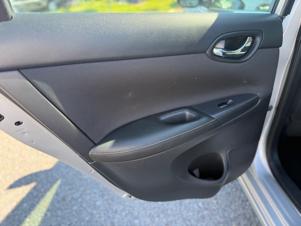 2016 Nissan Sentra Image 21