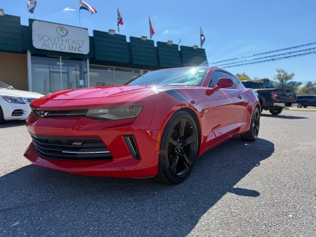 2017 Chevrolet Camaro Image 1