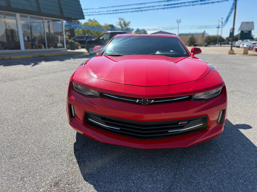 2017 Chevrolet Camaro Image 2