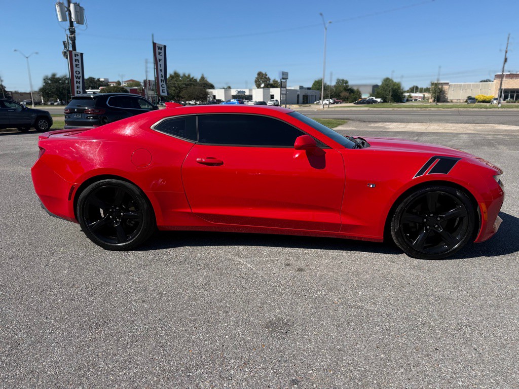 2017 Chevrolet Camaro Image 4