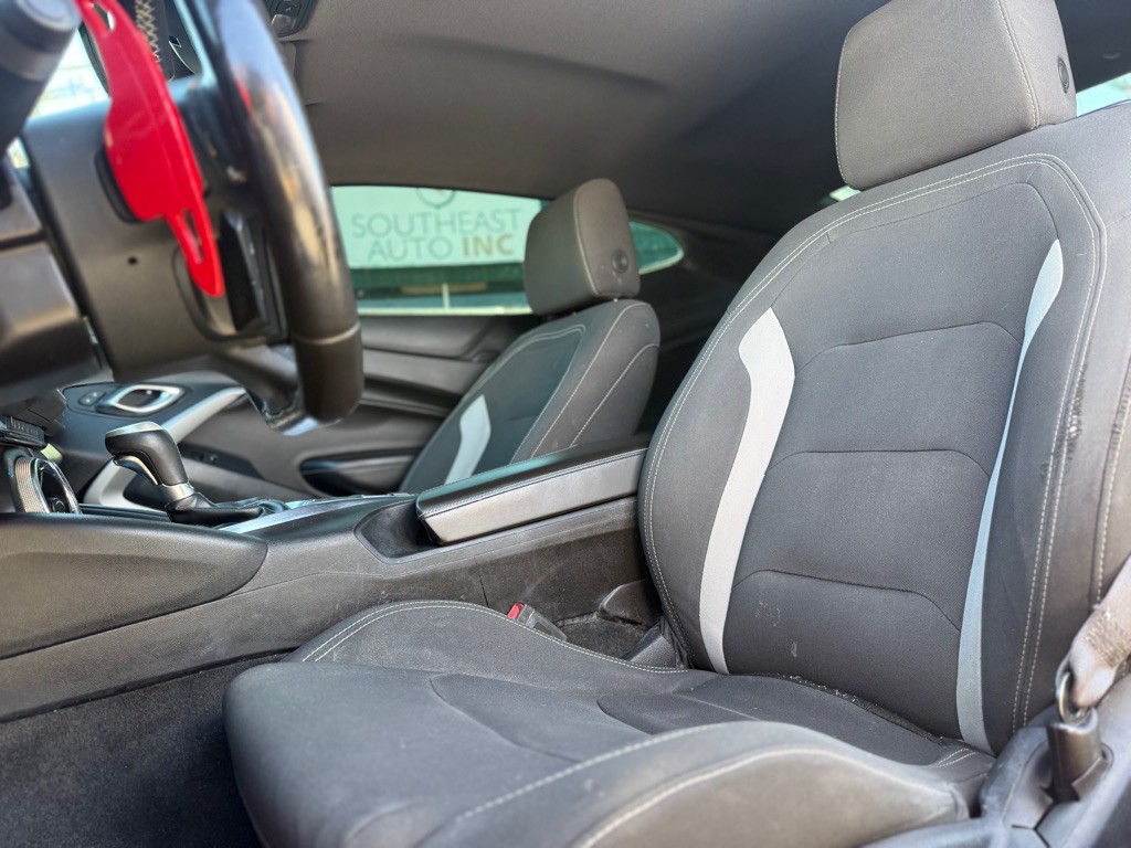 2017 Chevrolet Camaro Image 9