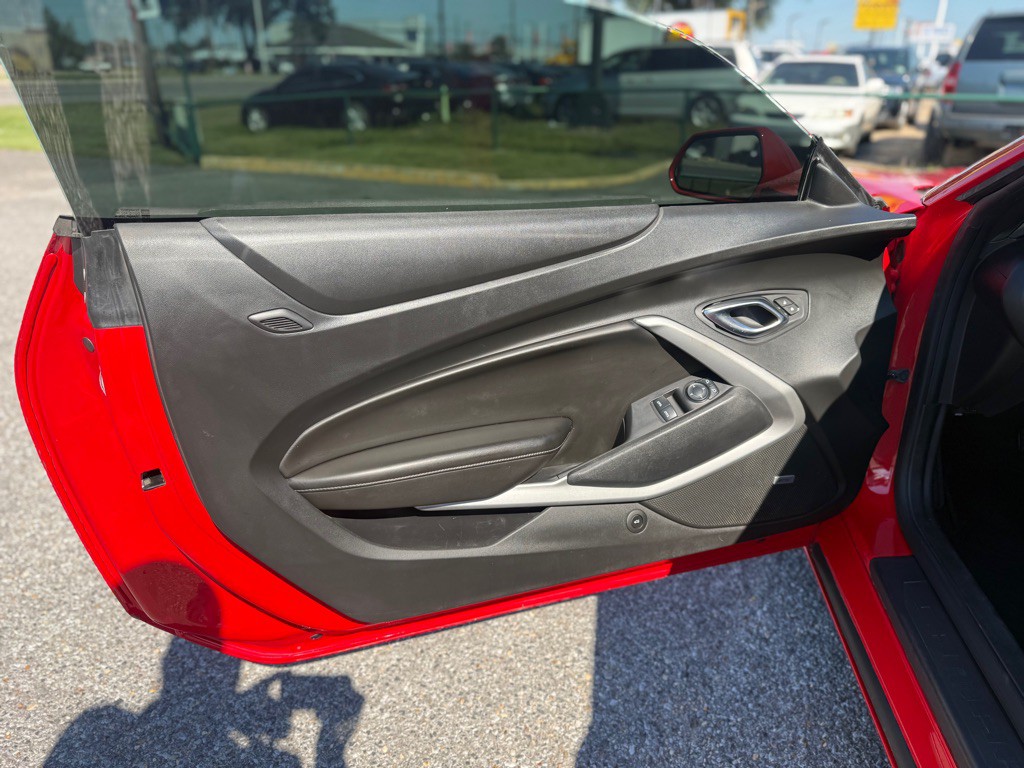 2017 Chevrolet Camaro Image 16