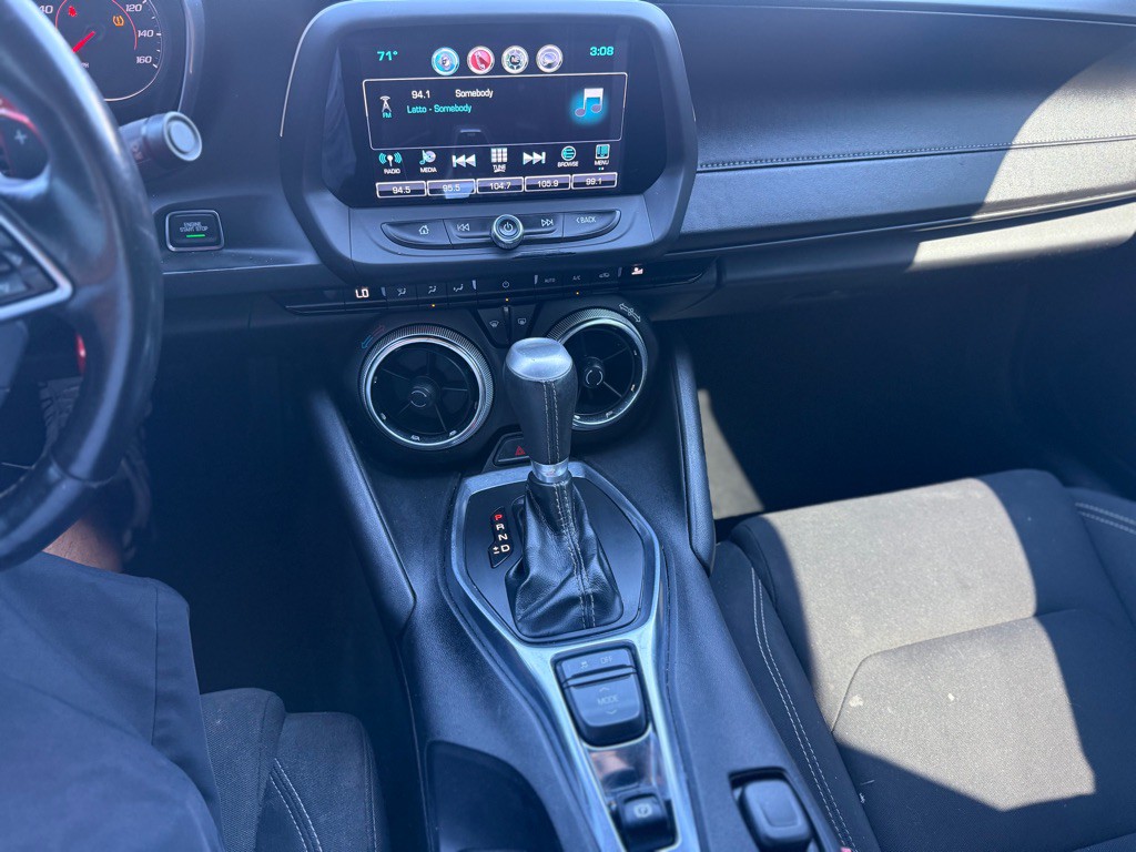 2017 Chevrolet Camaro Image 19
