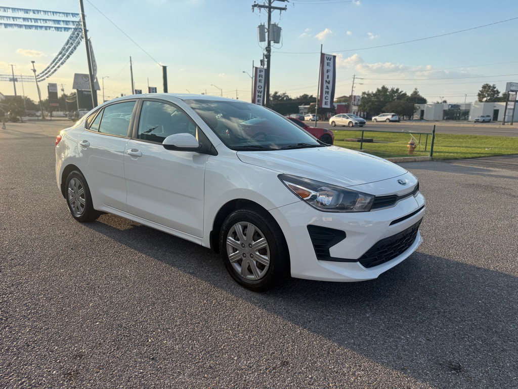 2021 Kia Rio Image 3