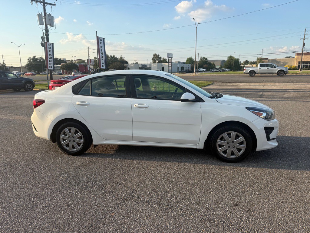2021 Kia Rio Image 4