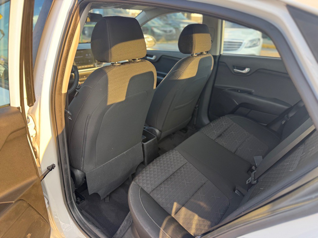 2021 Kia Rio Image 8