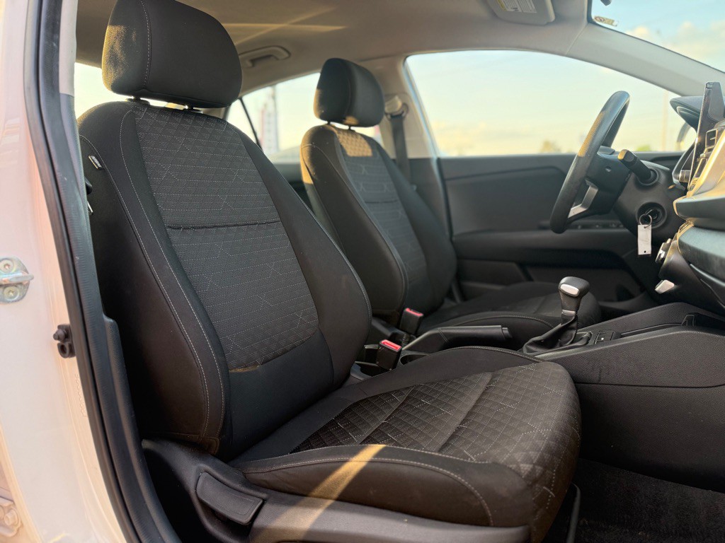 2021 Kia Rio Image 9