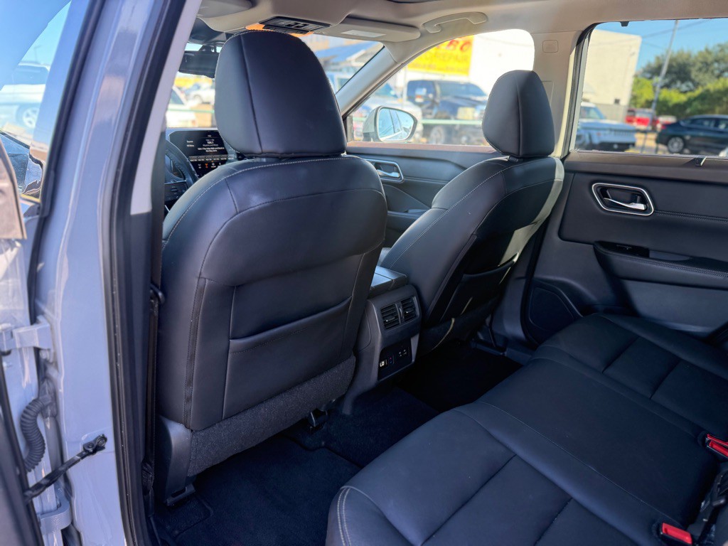 2021 Nissan Rogue Image 12