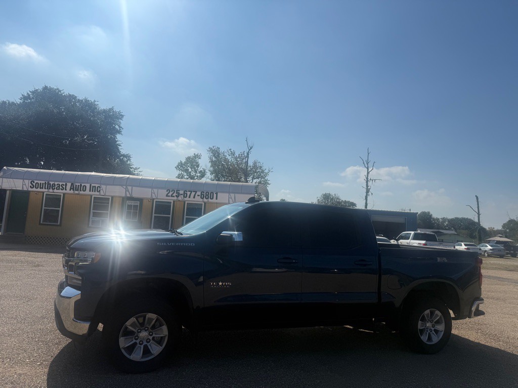 2021 Chevrolet Silverado 1500 Image 2
