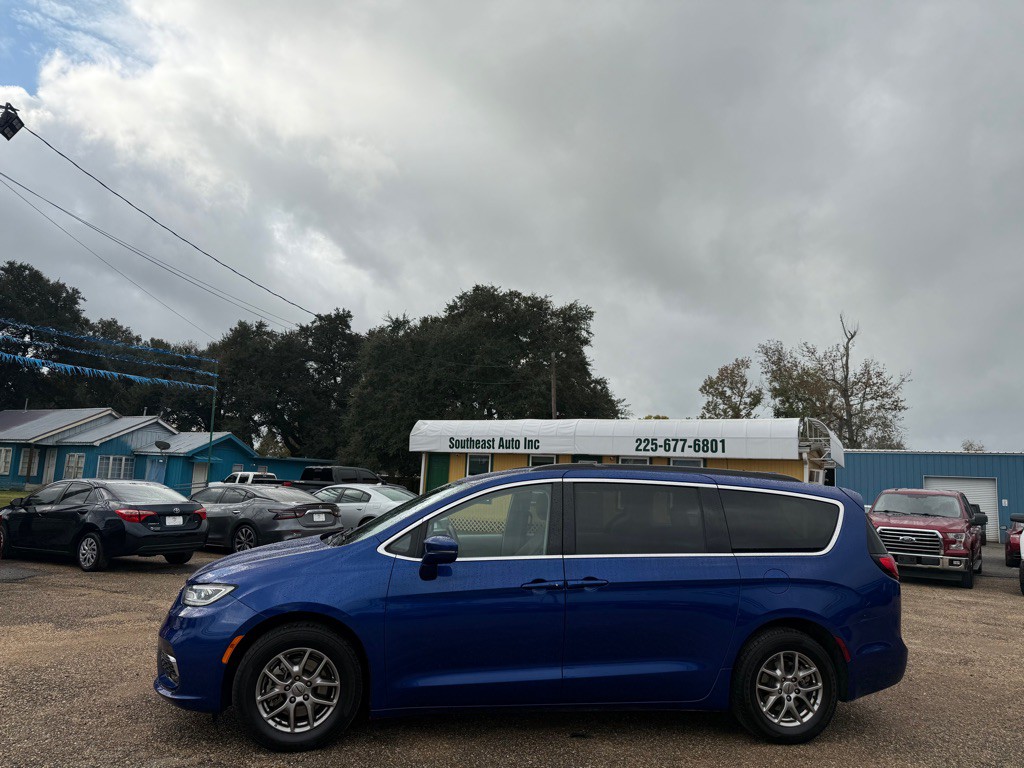 2021 Chrysler Pacifica Image 1